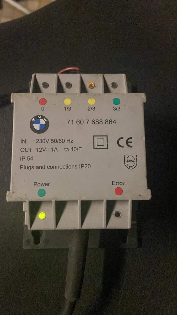 découvrez notre guide complet sur le chargeur de batterie pour la bmw nine t. apprenez à choisir le bon chargeur, à optimiser la durée de vie de votre batterie et à effectuer des chargements en toute sécurité pour profiter pleinement de votre moto.