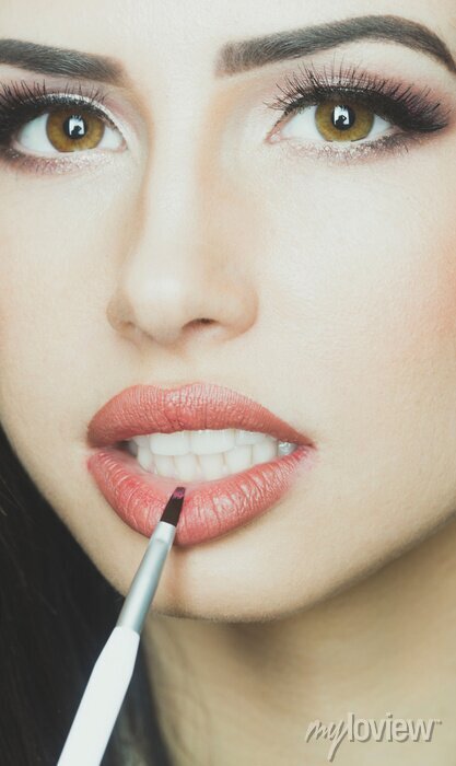 découvrez les astuces et conseils pour sublimer vos yeux noisette avec le maquillage idéal. apprenez à choisir les couleurs qui mettent en valeur votre regard et à réaliser des looks qui captivent. que ce soit pour une journée ou une soirée, transformez votre maquillage et éblouissez avec des techniques simples et efficaces !