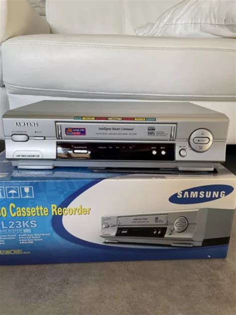 découvrez comment utiliser facilement votre magnétoscope vhs samsung avec notre guide complet. apprenez à enregistrer vos programmes préférés, à lire des cassettes vhs et à tirer le meilleur parti de votre appareil vintage!