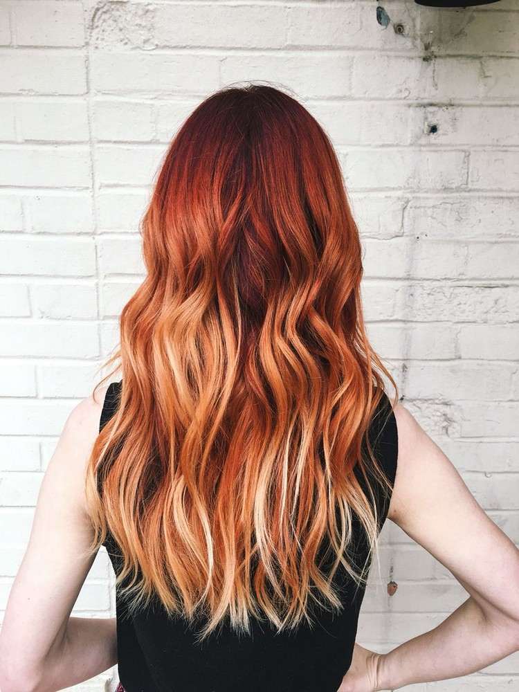 découvrez le balayage caramel roux, une technique de coloration qui apporte chaleur et luminosité à vos cheveux. sublimez votre look avec des reflets irrésistibles et un effet naturel qui illumine votre visage. parfait pour toutes les saisons, ce style assure une allure moderne et élégante.