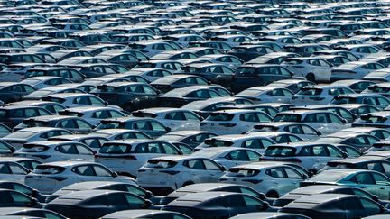 explorez les dynamiques de la concurrence entre la chine et la russie dans le secteur automobile. analysez les stratégies, innovations et défis auxquels ces deux géants font face tout en cherchant à renforcer leur position sur le marché mondial.