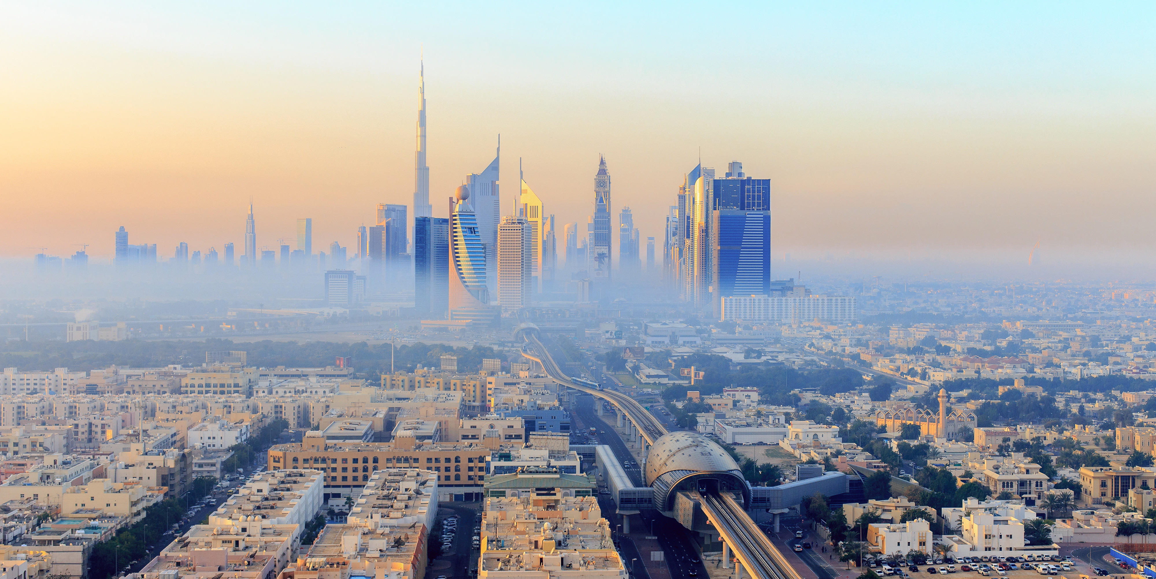 découvrez dubaï durant sa saison touristique, un moment idéal pour explorer ses attractions emblématiques, ses événements culturels et ses expériences inoubliables. planifiez votre voyage dans cette ville dynamique où luxe et traditions se rencontrent.