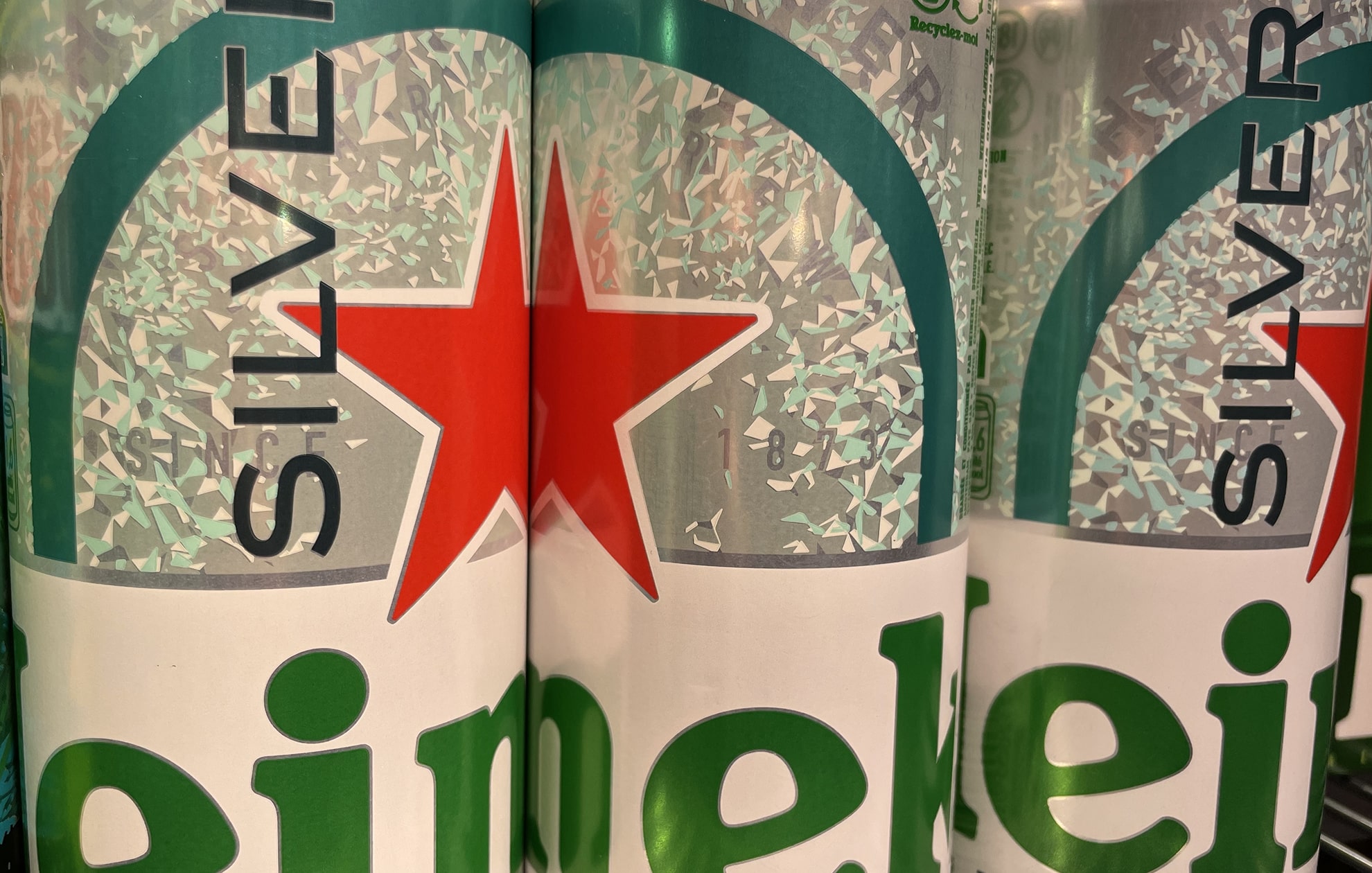 découvrez l'histoire fascinante de heineken à l'occasion de ses 150 ans. plongez dans l'univers de cette bière emblématique, ses innovations, son engagement pour la durabilité et son rayonnement international. célébrons ensemble un héritage riche et une passion pour la qualité.