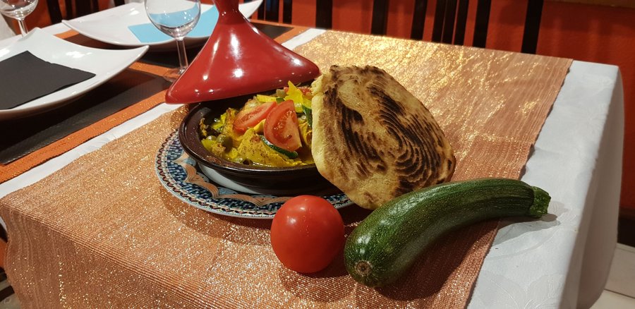 découvrez la magie du tajine parfait au restaurant le 23, où chaque plat est une invitation à un voyage culinaire inoubliable. savourez des ingrédients frais et des recettes authentiques dans une ambiance chaleureuse. réservez votre table dès maintenant !