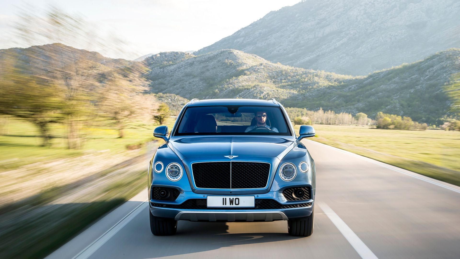 découvrez l'univers de la bentley diesel, alliant luxe et performance exceptionnelle. explorez ses caractéristiques raffinées, son confort inégalé et sa technologie avancée. plongez dans un monde où l'élégance rencontre la puissance du diesel.