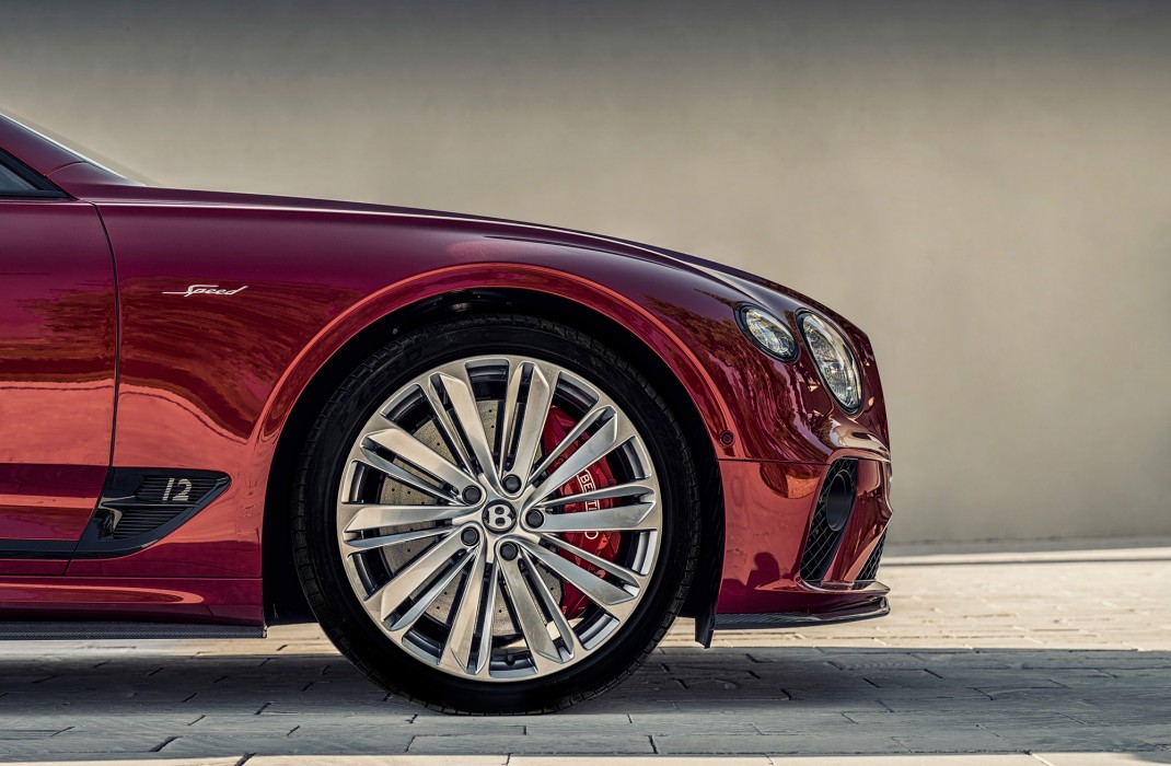 découvrez les modèles bentley 2022, alliant luxe, performance et innovation. explorez les dernières créations de cette marque emblématique, où l'artisanat exceptionnel rencontre la technologie de pointe pour offrir une expérience de conduite inégalée.