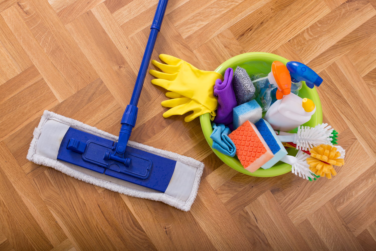 découvrez comment nettoyer efficacement votre parquet avec du bicarbonate de soude. astuces pratiques pour éliminer les taches et raviver l'éclat de votre sol en bois tout en préservant son intégrité.