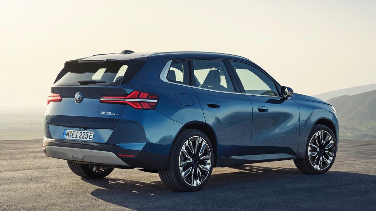 découvrez les nouveautés du bmw x3 2025, un suv alliant élégance, performance et technologie de pointe. explorez ses caractéristiques améliorées, son design modernisé et les innovations qui redéfinissent l'expérience de conduite.