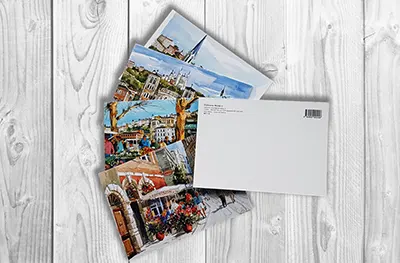 découvrez notre sélection de cartes postales personnalisées, idéales pour exprimer vos vœux, partager des souvenirs ou faire plaisir à vos proches. créez des designs uniques et mémorables qui sauront marquer les esprits.