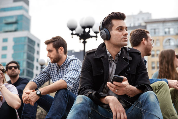 découvrez le casque bose samsung, alliant confort et qualité sonore exceptionnelle. plongez dans une expérience audio immersive avec un design élégant et des fonctionnalités avancées, parfait pour les audiophiles et les amateurs de musique.