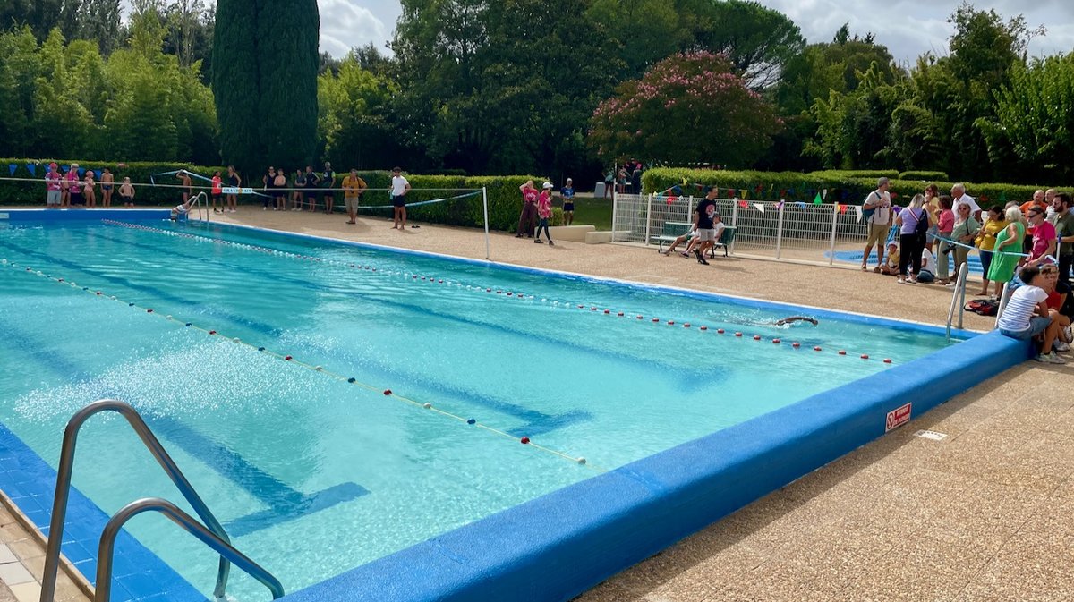 venez célébrer la passion du psg au bord de la piscine ! ambiance festive, animations et surprises vous attendent lors de cette journée inoubliable dédiée aux amoureux du foot et de la détente. rejoignez-nous pour une expérience unique !