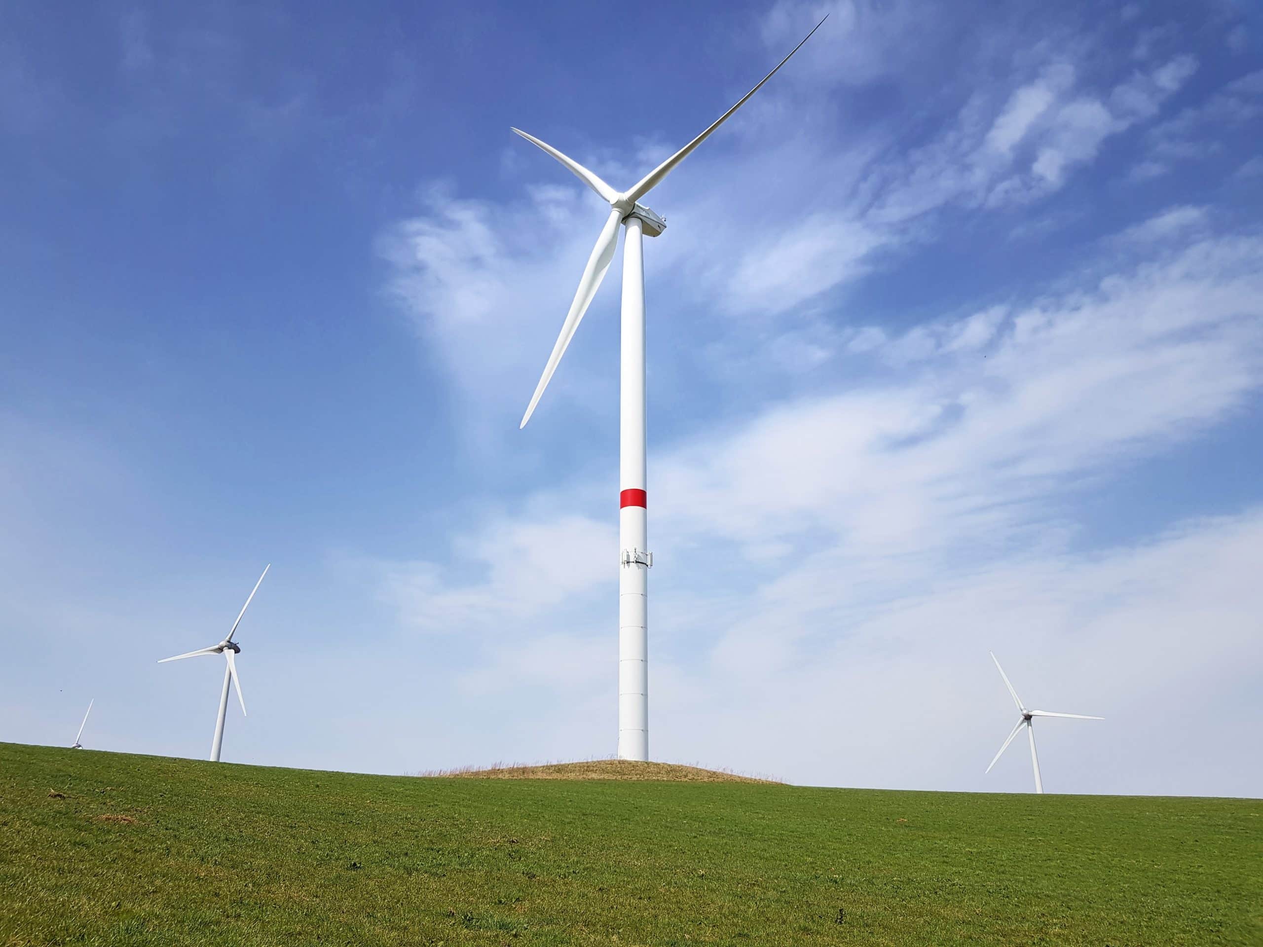 découvrez comment fonctionne une éolienne rapide, une solution innovante pour produire de l'énergie renouvelable. apprenez les principes de son fonctionnement, son efficacité et son impact sur l'environnement.