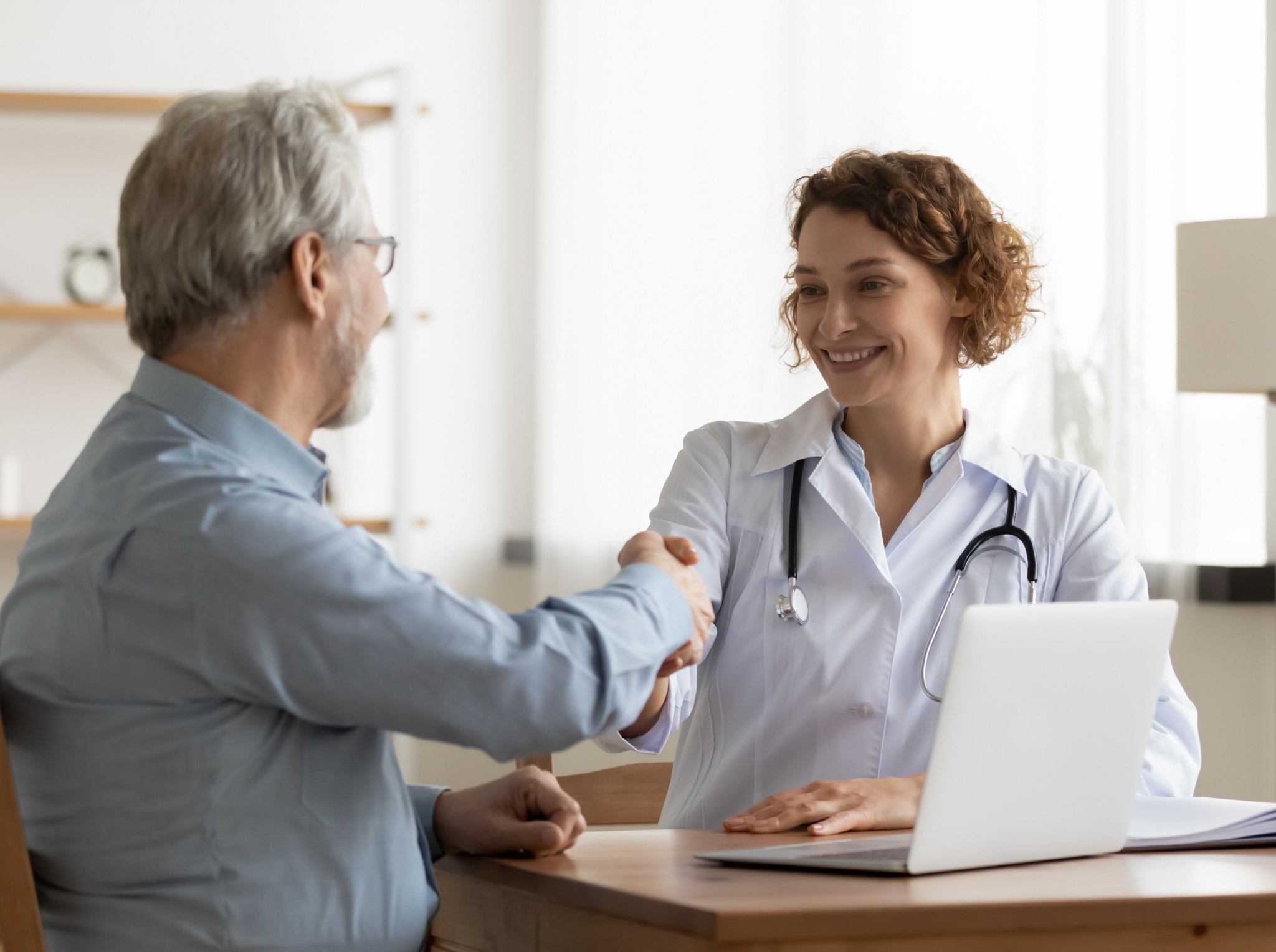 découvrez l'importance des rendez-vous médicaux pour maintenir votre santé. apprenez comment prendre un rendez-vous efficacement, les documents nécessaires et les conseils pour bien préparer votre visite chez le médecin.