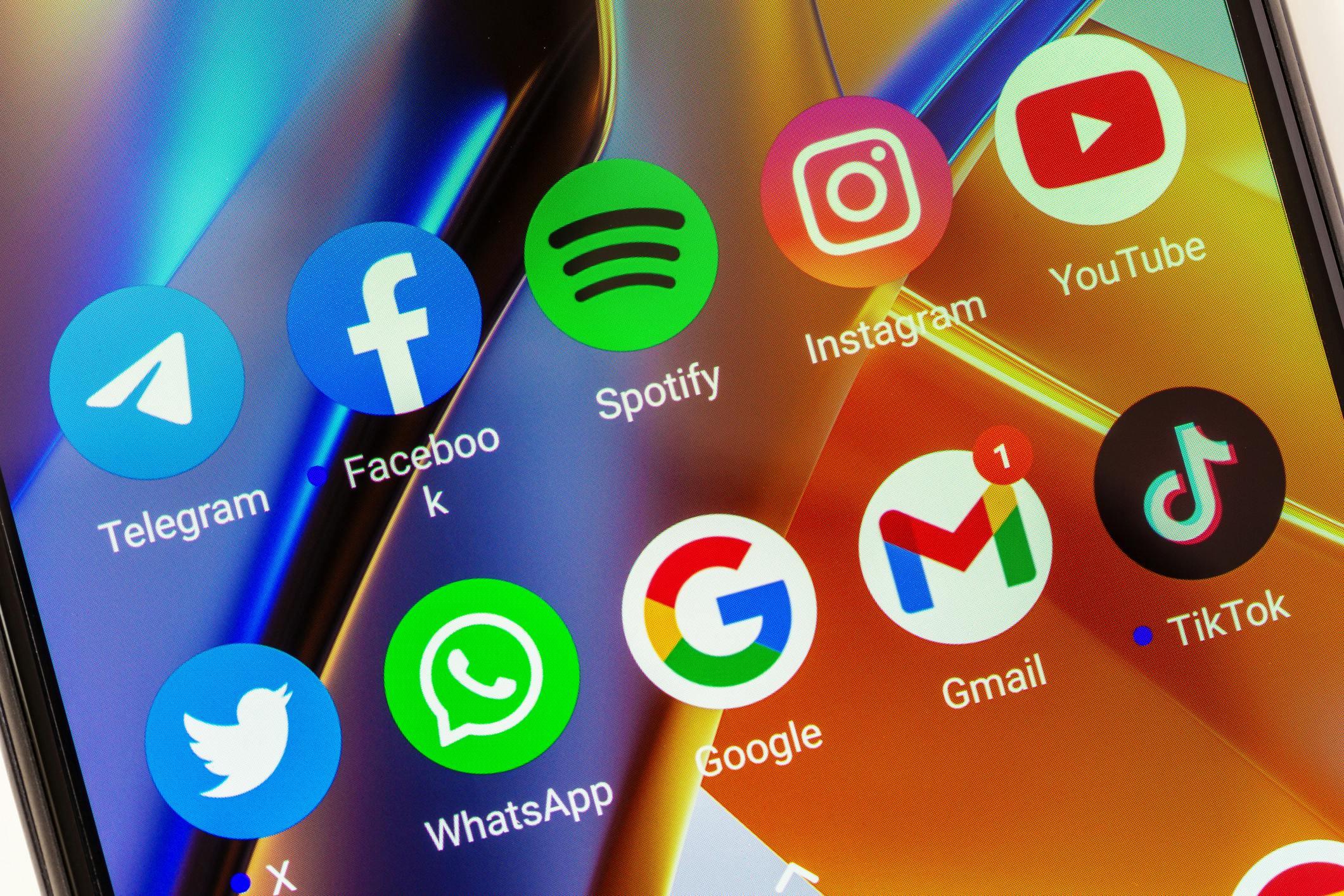 découvrez comment la consommation sur instagram influence les tendances, les comportements d'achat et l'engagement des utilisateurs. explorez les meilleures pratiques pour optimiser votre présence sur cette plateforme incontournable.