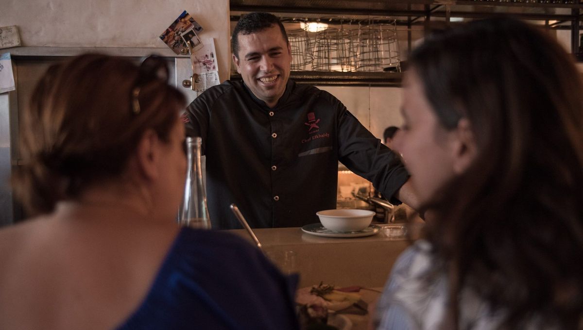 découvrez le festival culinaire des réfugiés à bordeaux, un événement unique célébrant la richesse des cultures à travers la gastronomie. venez savourer des plats authentiques préparés par des chefs réfugiés, partager des histoires et soutenir une cause essentielle pour l'intégration et la solidarité. un rendez-vous gourmand et solidaire à ne pas manquer!