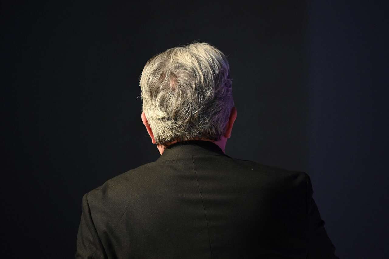 découvrez l'analyse approfondie de la position de jean-luc mélenchon sur l'état de droit en france. examinez ses discours, ses propositions politiques et l'impact de ses idées sur la démocratie et les droits civiques.