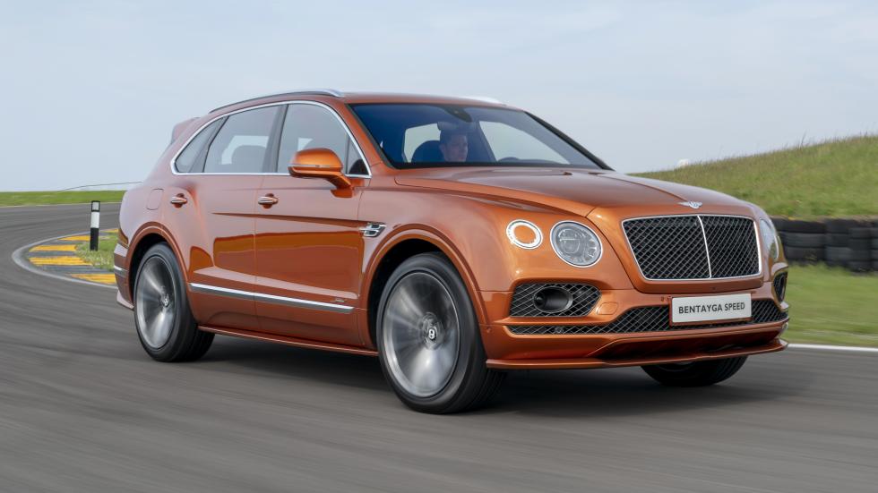 découvrez la puissance impressionnante du bentley bentayga, un suv de luxe alliant performance, confort et technologie avancée. explorez ses motorisations puissantes et son design élégant qui redéfinit le segment des véhicules haut de gamme.