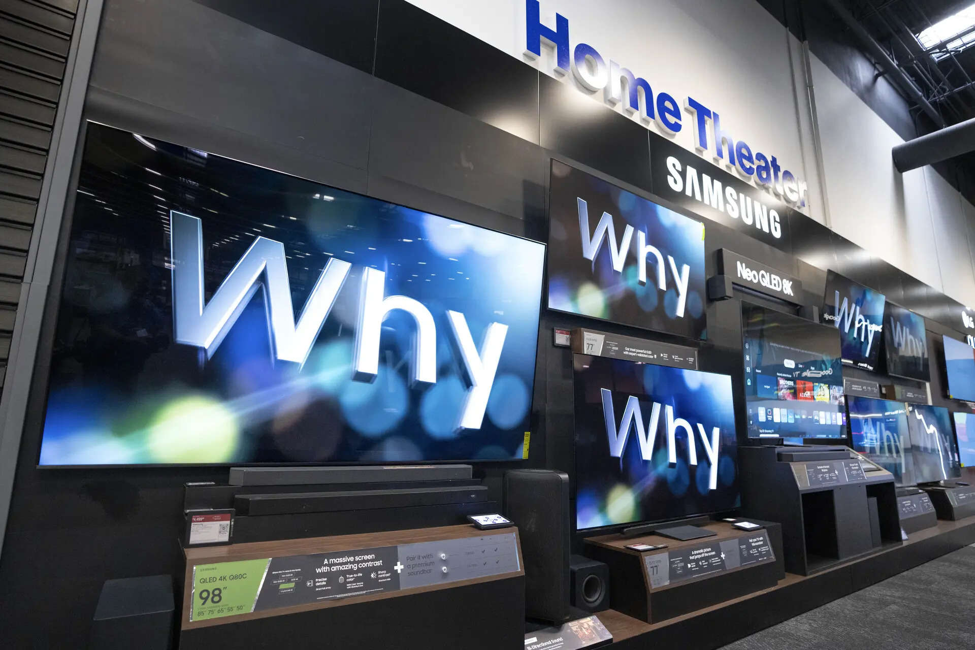 découvrez le samsung store pour trouver la télévision idéale qui s'adapte à votre style de vie. explorez nos dernières innovations en matière de tv, des modèles ultra haute définition aux options connectées, et profitez d'une expérience visuelle inégalée. visitez notre boutique en ligne pour des offres exclusives et du support personnalisé.