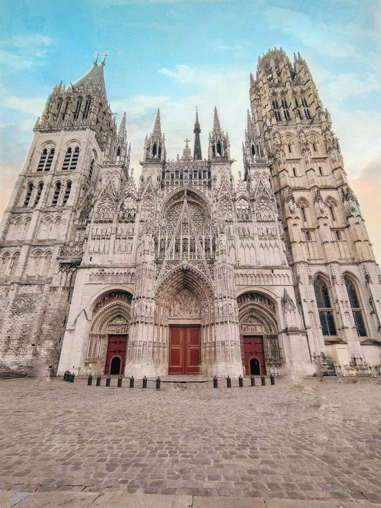 découvrez rouen ce week-end de juin : profitez de l'histoire et de la culture de cette ville normande, explorez ses monuments emblématiques et savourez des spécialités locales au cœur de l'été.
