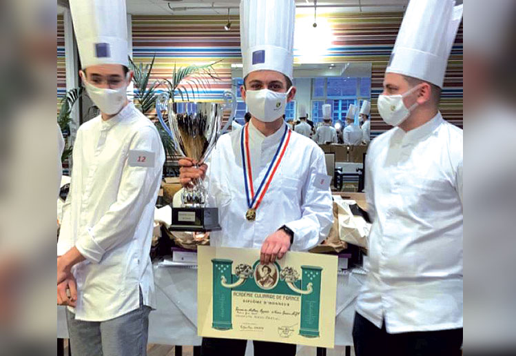 participez au concours culinaire des chefs de l'élysée et découvrez l'art de la gastronomie française. un événement prestigieux où les talents culinaires s'affrontent pour émerveiller vos papilles. inscrivez-vous dès maintenant !