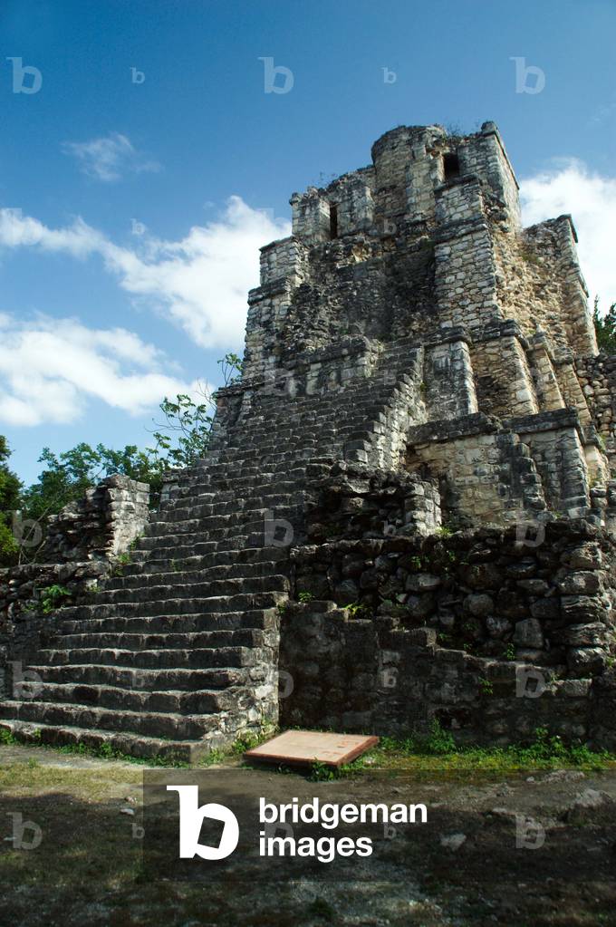 découvrez les majestueuses pyramides du yucatán, témoins fascinants de la civilisation maya. plongez dans l'histoire ancienne, admirez l'architecture impressionnante et explorez les sites archéologiques emblématiques de cette région riche en culture.