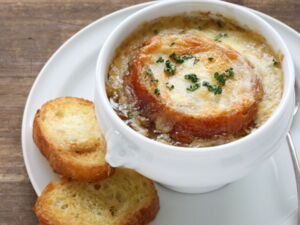découvrez la délicieuse recette des tourtisseaux croustillants, un incontournable de votre table. ces douceurs croustillantes, à la texture légère et dorée, raviront vos papilles avec leur saveur authentique. idéales pour accompagner vos moments gourmands ou pour impressionner vos invités, ces petites merveilles sucrées sont à tester d'urgence !