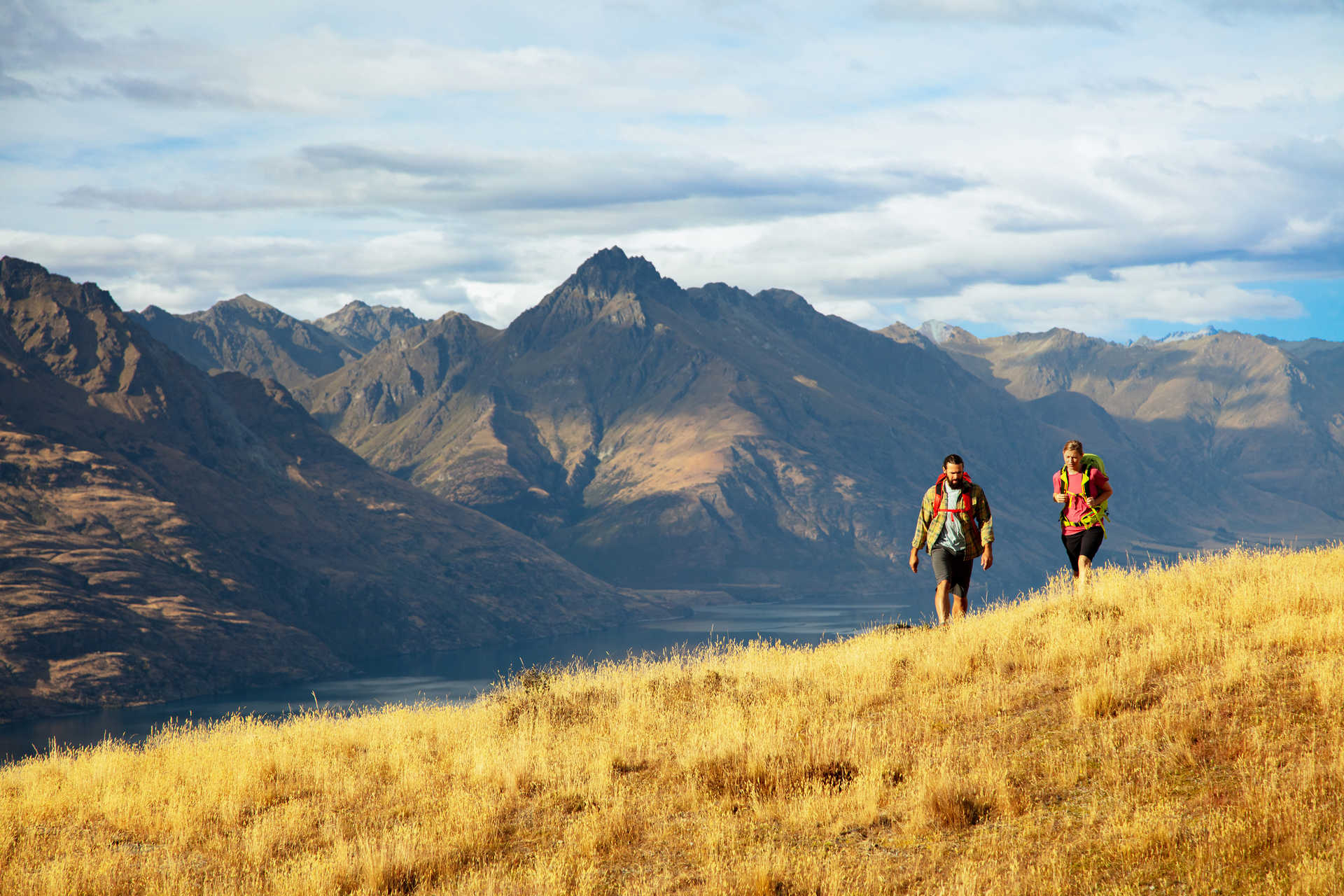 découvrez des aventures de randonnée uniques : itinéraires, conseils pratiques et astuces pour profiter pleinement de vos prochaines escapades en pleine nature.