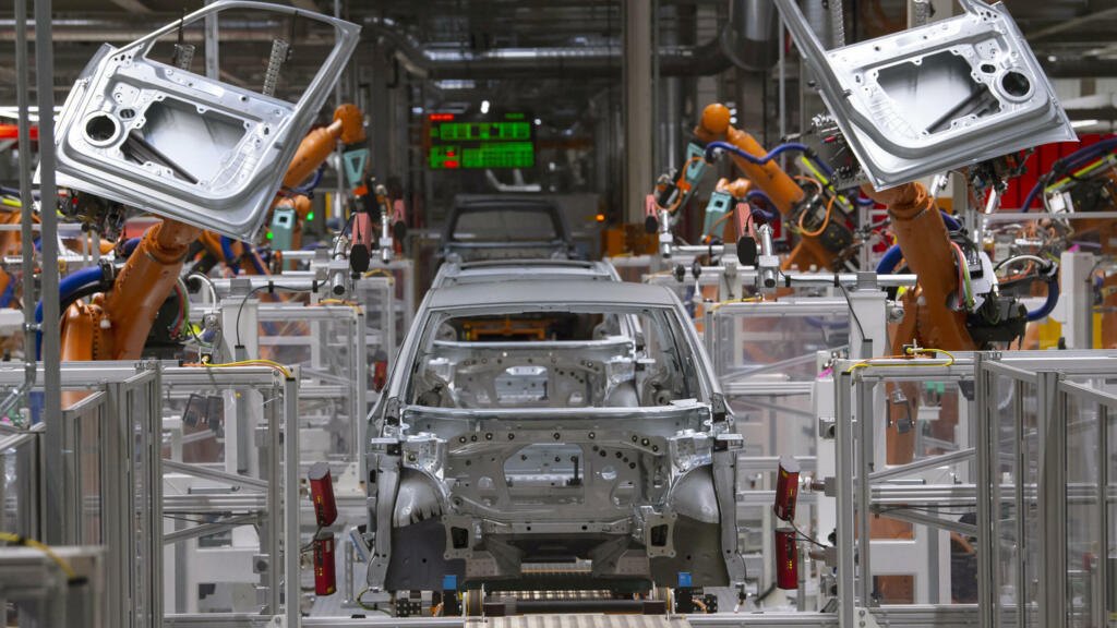 découvrez l'impact des politiques douanières sur l'industrie automobile allemande sous l'ère trump. analyse des relations commerciales, des tarifs douaniers et des repercussions sur les fabricants européens.