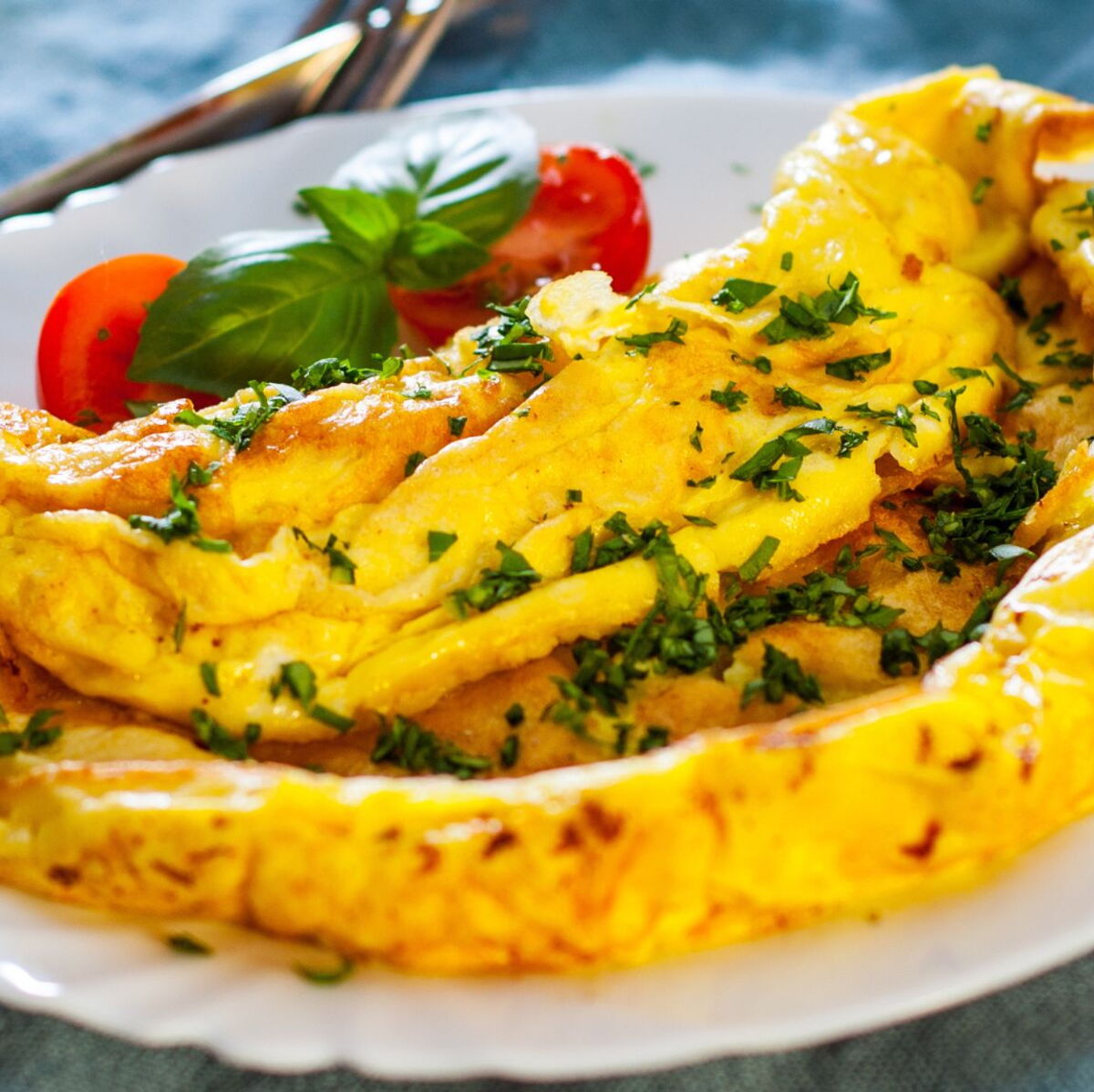 découvrez l'authenticité de mère poulard, célèbre pour ses délicieuses omelettes et son histoire fascinante à mont saint-michel. plongez dans l'univers de cette légende culinaire française et savourez des recettes traditionnelles qui éveillent les sens.
