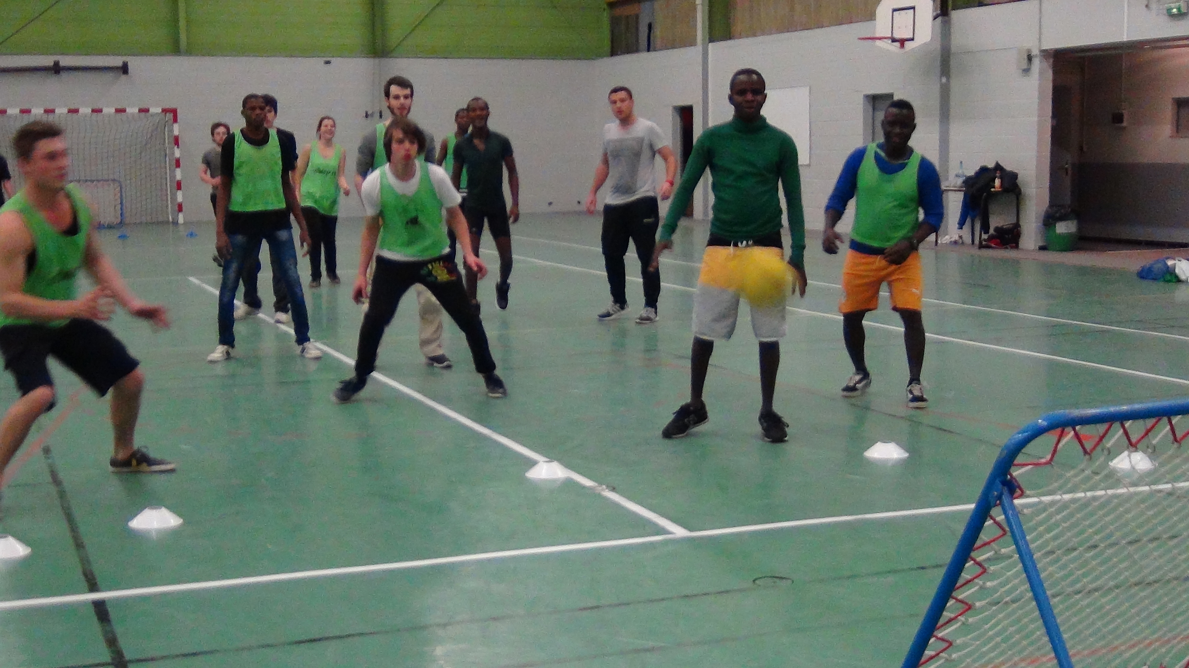 découvrez comment rendre le sport accessible à tous, quels que soient l’âge, le niveau ou la condition, grâce à des conseils, des activités et des programmes adaptés pour favoriser l’inclusion et le bien-être de chacun.