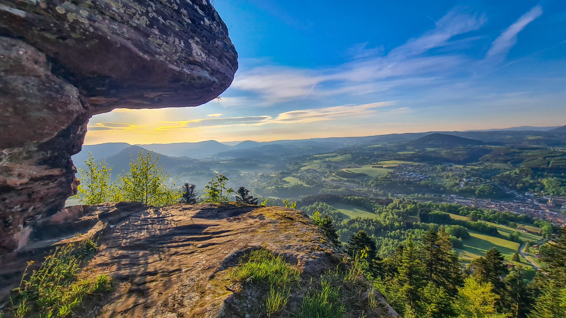 découvrez les incontournables des vosges : sites naturels, villages pittoresques, randonnées et spécialités locales pour organiser votre séjour idéal dans cette région authentique et pleine de charme.