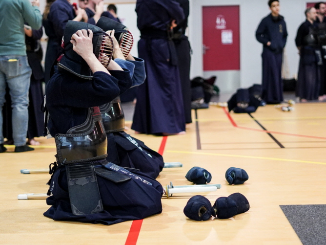 découvrez une sélection de sports insolites venus du monde entier : disciplines originales, règles surprenantes et activités atypiques qui sortent de l’ordinaire pour les amateurs de sensations nouvelles.