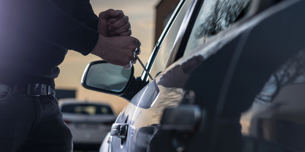 découvrez des solutions efficaces pour lutter contre le vol de pièces automobiles : conseils de prévention, technologies de sécurisation et bonnes pratiques pour protéger votre véhicule.