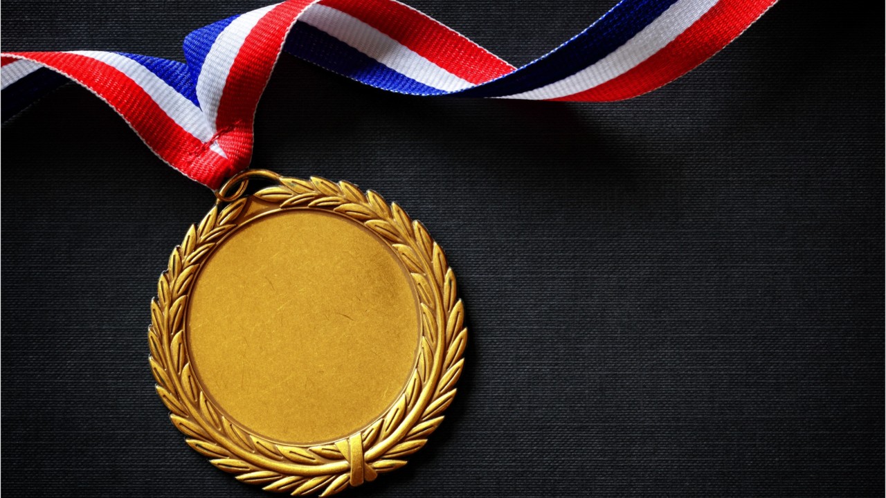 découvrez tout ce qu'il faut savoir sur la prime liée à la médaille du travail : conditions d'obtention, montants, démarches et avantages pour récompenser l'ancienneté et la fidélité en entreprise.