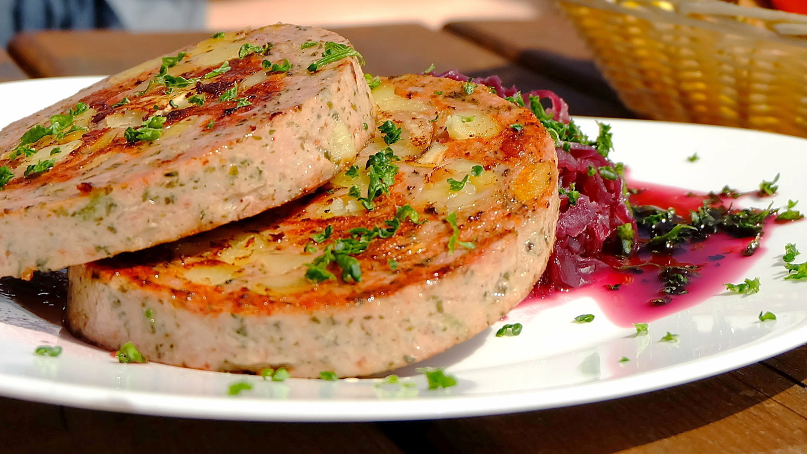 découvrez les saveurs authentiques de l'allemagne à travers un voyage culinaire unique : plats traditionnels, spécialités régionales et recettes gourmandes à explorer lors de votre prochaine aventure gastronomique.