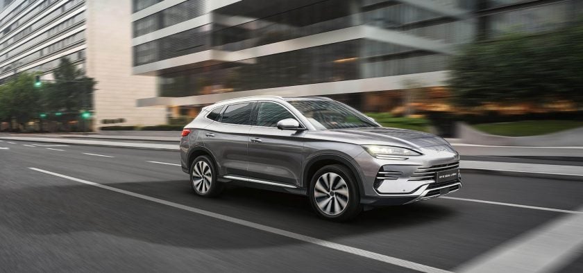 découvrez pourquoi l'europe abandonne progressivement les véhicules hybrides rechargeables au profit des voitures électriques chinoises, une tendance qui redéfinit le marché automobile européen.