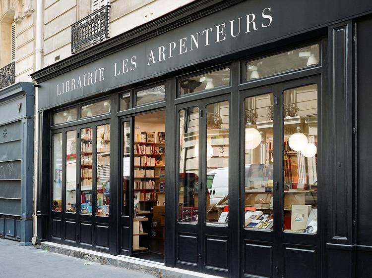 découvrez les meilleures librairies anglaises à paris pour trouver des livres en anglais, des ouvrages rares et des conseils de passionnés dans un cadre unique.