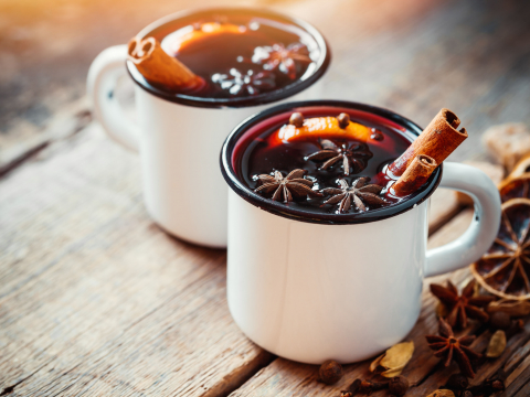 découvrez notre kit vin chaud maison facile, parfait pour préparer rapidement et simplement un délicieux vin chaud aux saveurs traditionnelles chez vous.