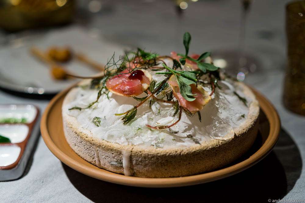 découvrez l'expérience unique du taubenkobel, pop-up culinaire à vienne, alliant créativité gastronomique et ambiance chaleureuse pour un moment d'exception.