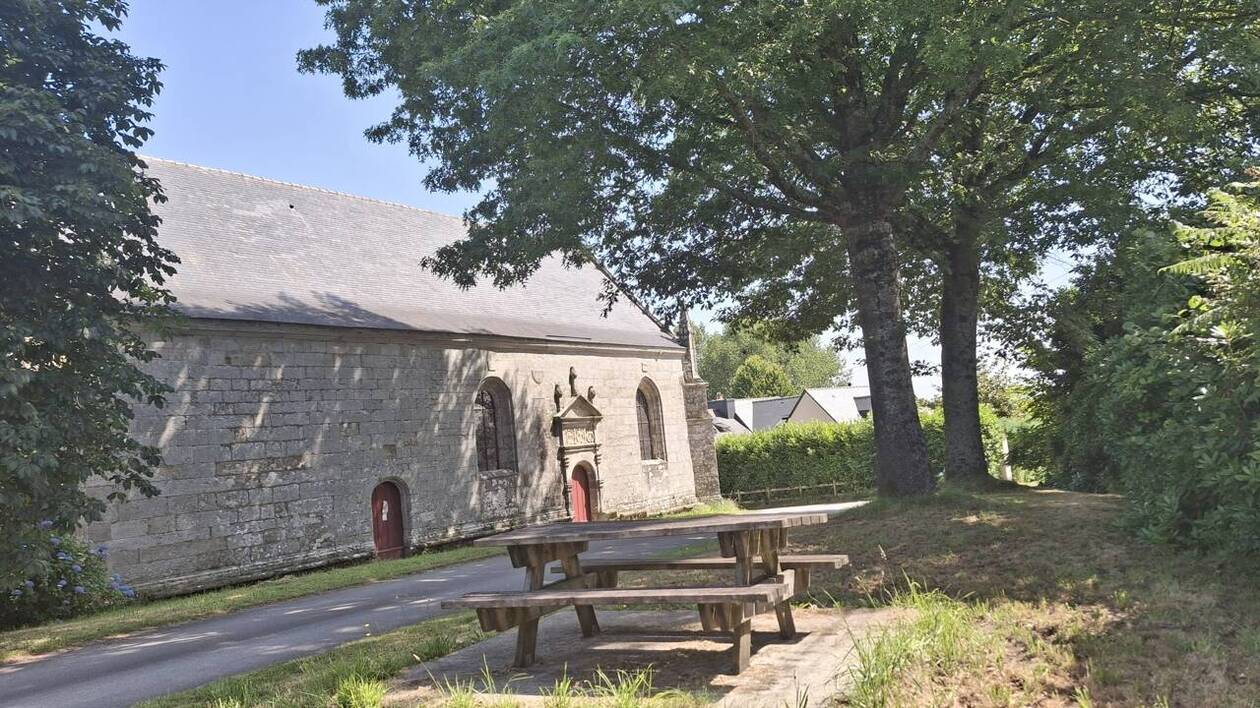 colpo investit au vieux-bourg en soutenant activement les écoles et associations locales, renforçant ainsi le dynamisme et la solidarité de la communauté.