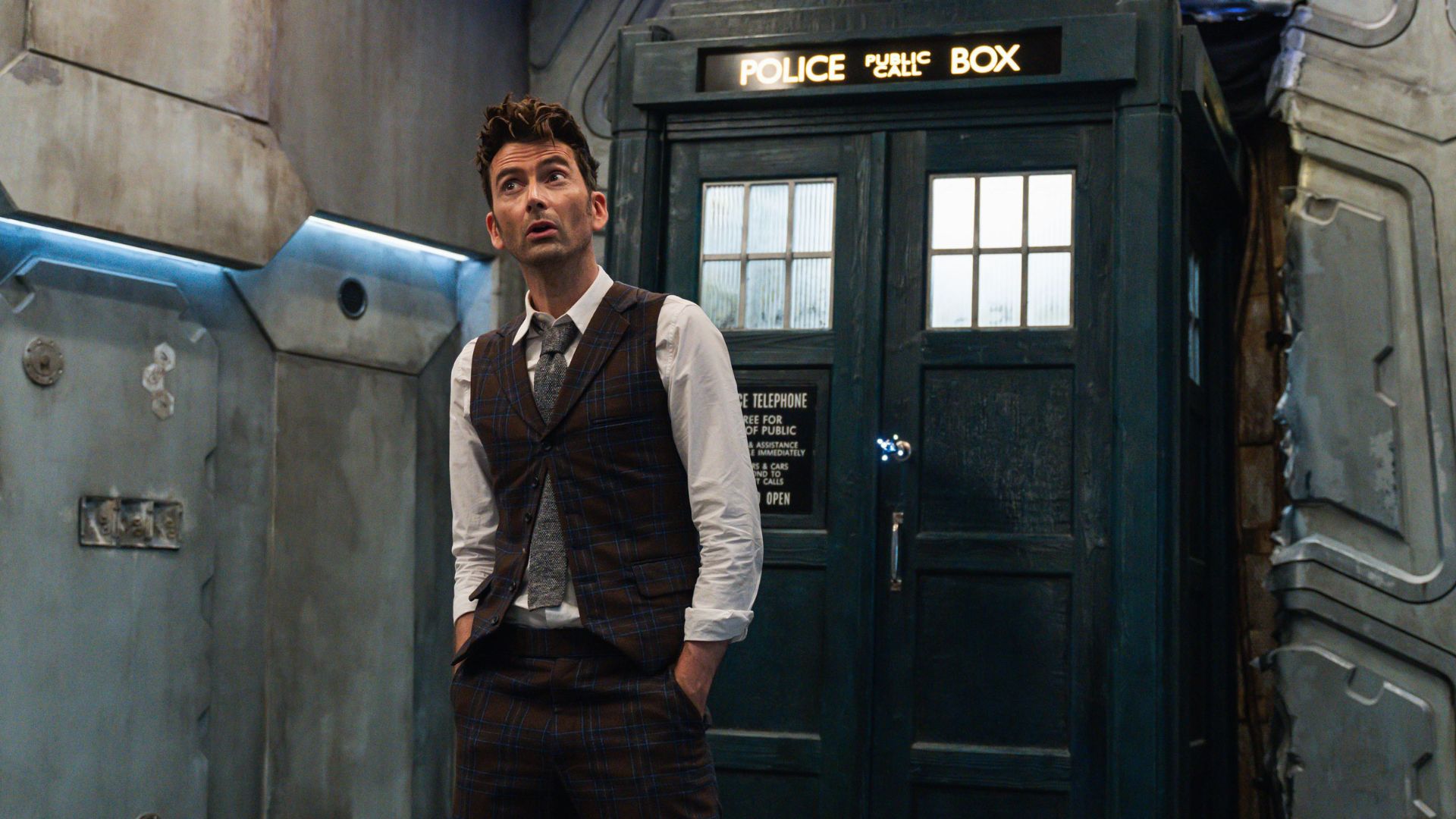 découvrez le retour décalé de doctor who prévu pour décembre 2026, une nouvelle aventure passionnante à ne pas manquer pour les fans de la série culte.