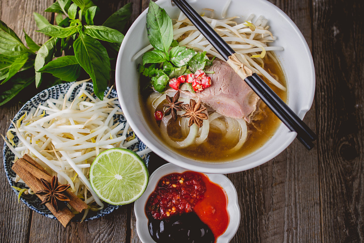 découvrez le nouvel élan de la gastronomie vietnamienne, alliant tradition et modernité pour éveiller vos papilles avec des saveurs authentiques et innovantes.