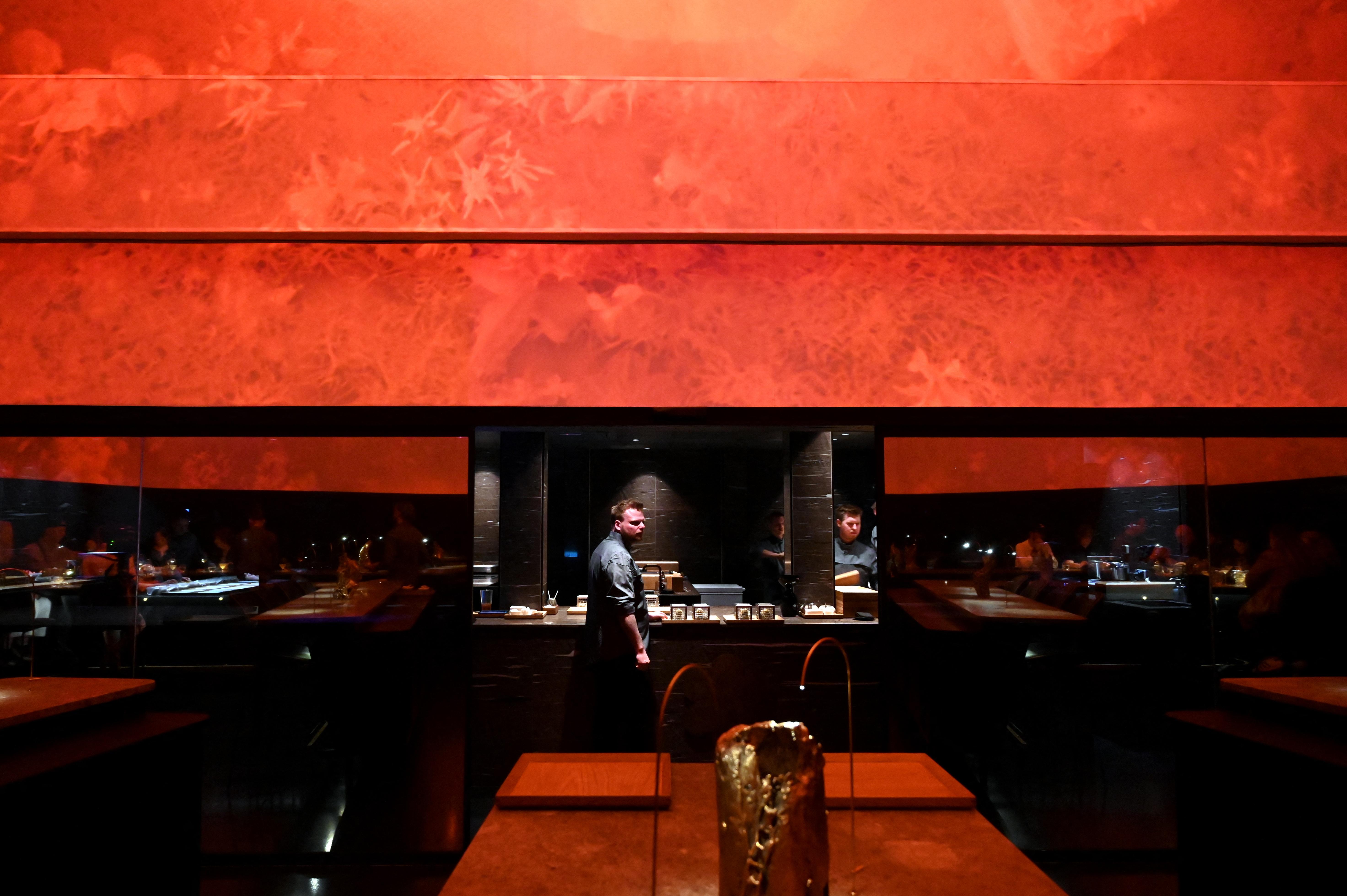 découvrez comment rasmus munk révolutionne la cuisine à copenhague avec des techniques innovantes et des saveurs uniques qui redéfinissent la gastronomie danoise.