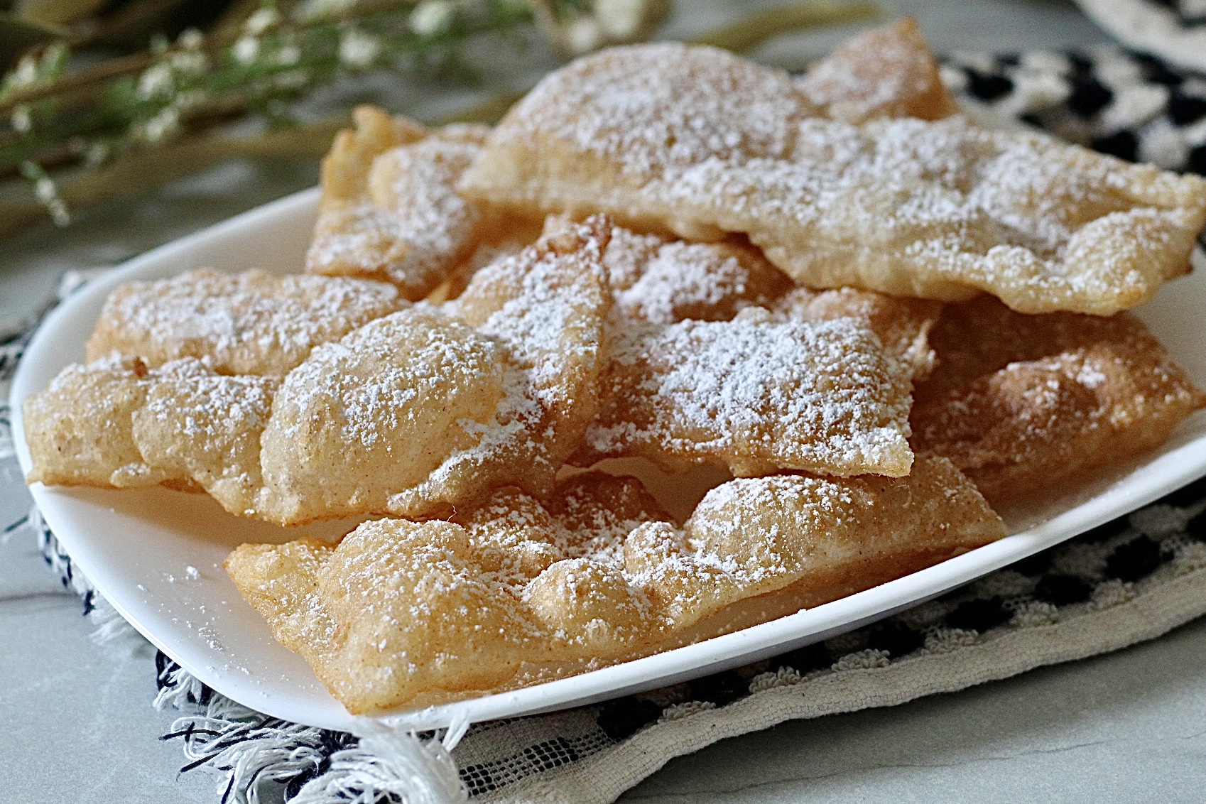 découvrez notre recette légère de bugnes au four, une délicieuse alternative croustillante et peu grasse pour savourer ce classique de la pâtisserie lyonnaise.