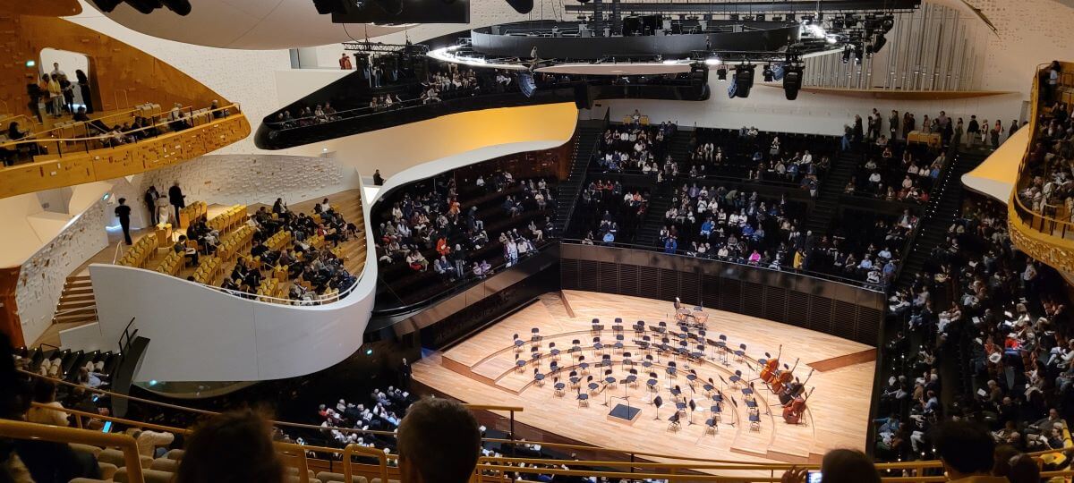 découvrez l'exposition unique alliant jeux vidéo et musique à la philharmonie. plongez dans un univers interactif et sonore mêlant technologie et art.