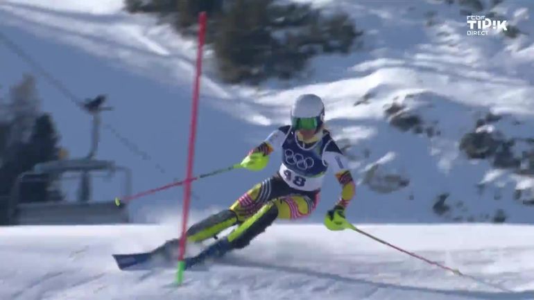 mikaela shiffrin remporte son troisième titre d'or en slalom aux jeux olympiques de 2026, consolidant son statut de légende du ski alpin.
