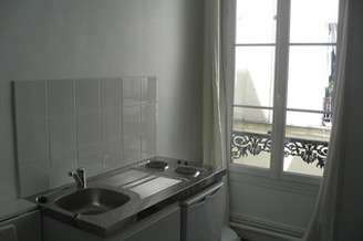 trouvez un studio de 10 m² à louer à petit prix. idéal pour un logement économique et fonctionnel en location.